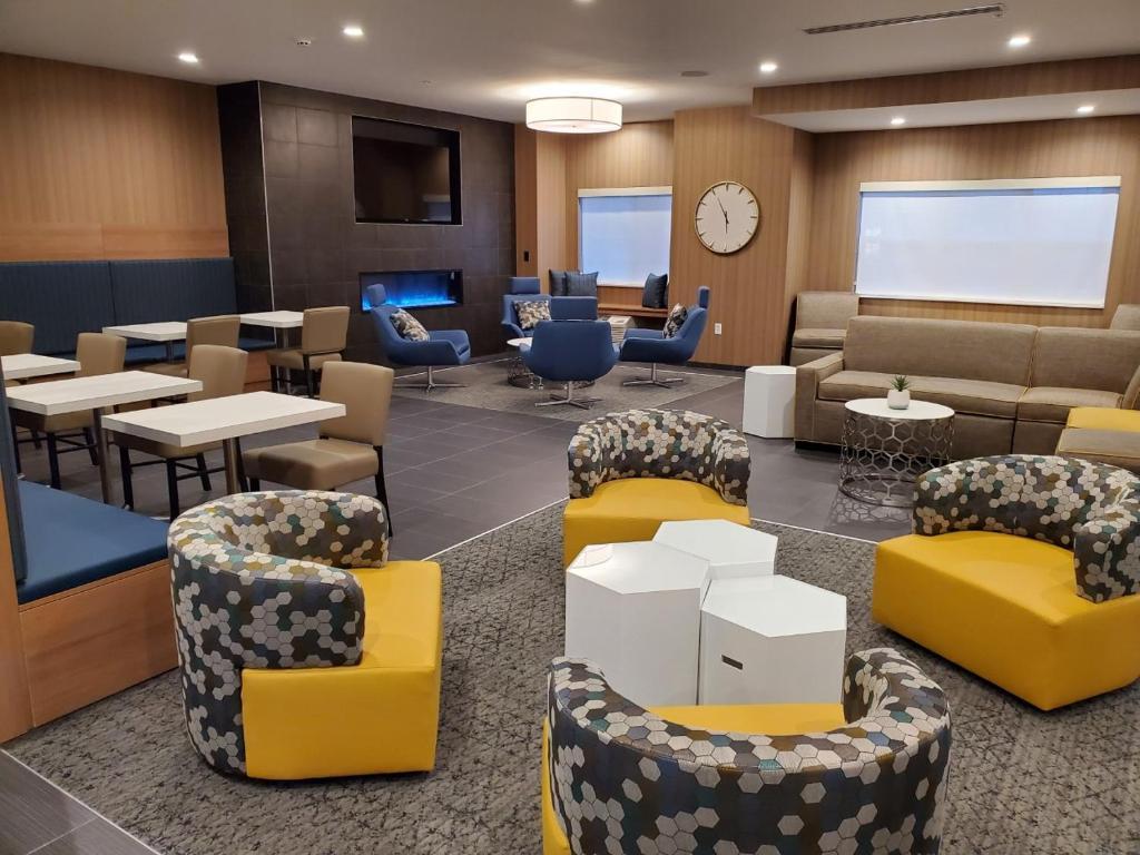 Microtel Inn & Suites By Wyndham Farmington المظهر الخارجي الصورة